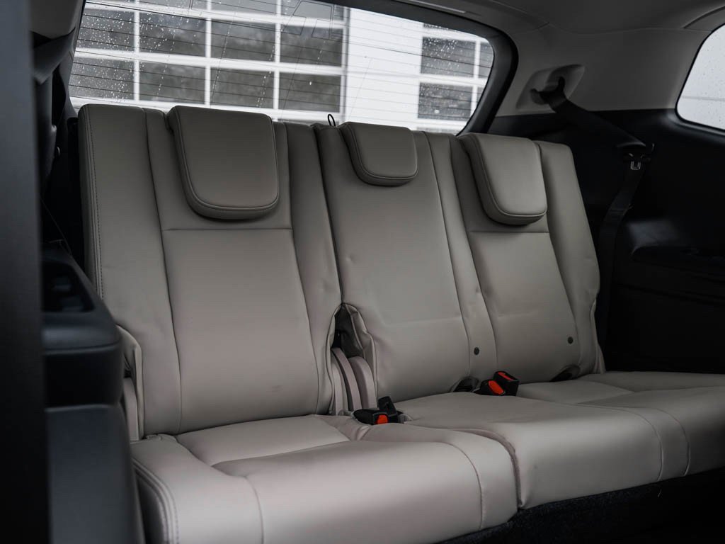 New 2026 CRYSTAL WHITE PEARL Subaru Limited 7-Passenger image 12