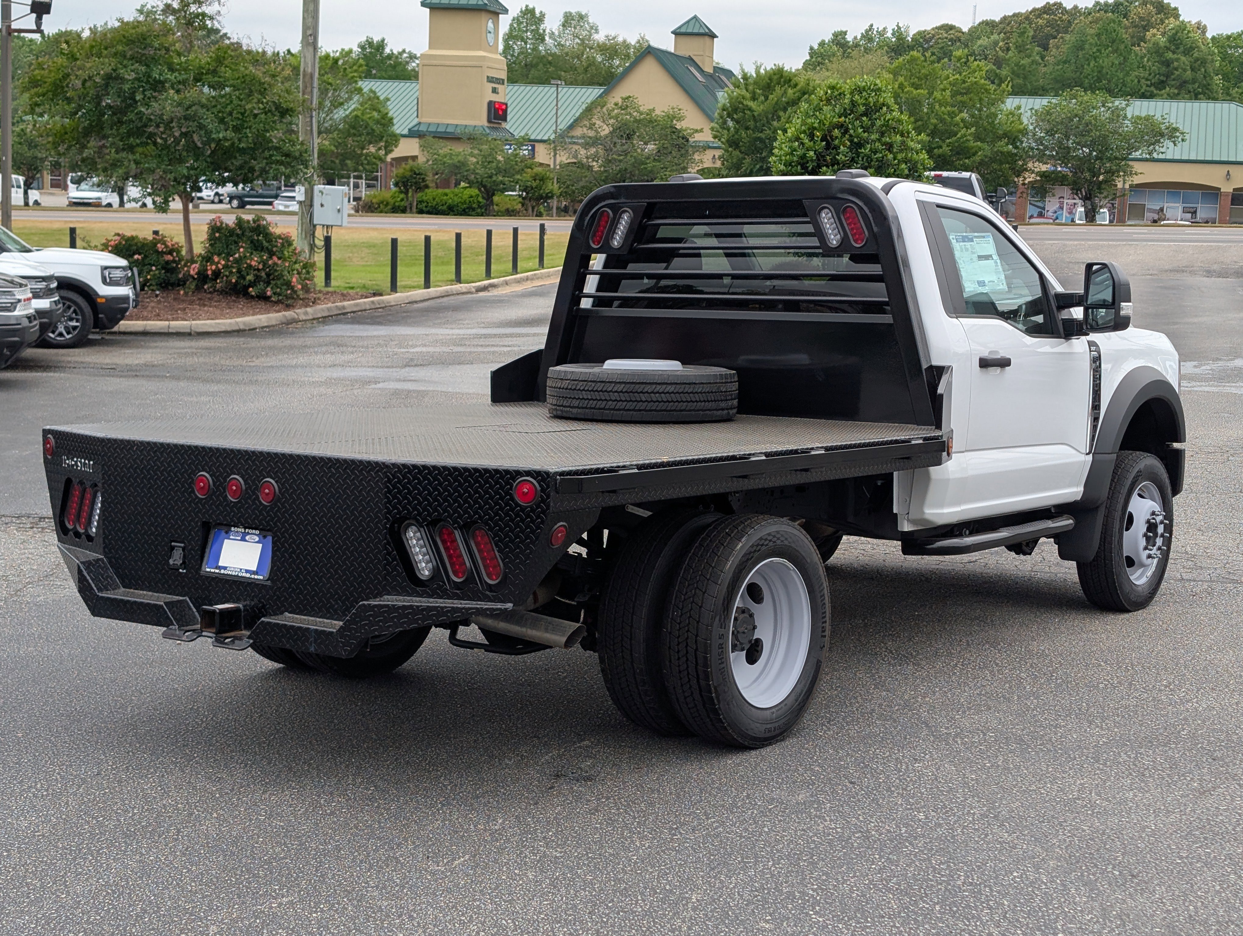 New 2026 Oxford White FORD F-450® XLT image 9