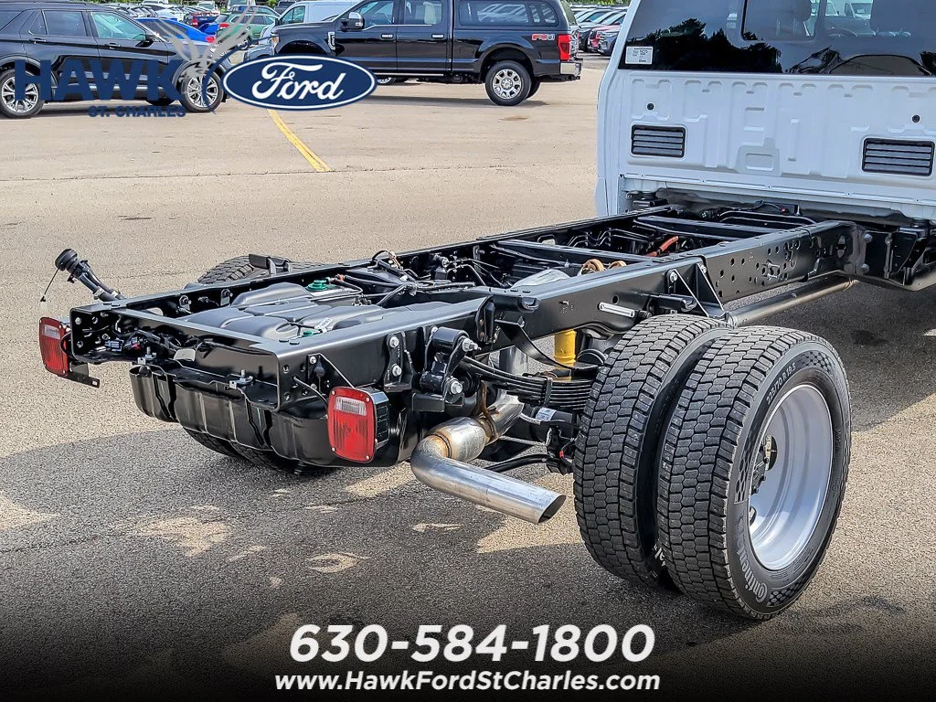 New 2026 Oxford White Ford XL image 5