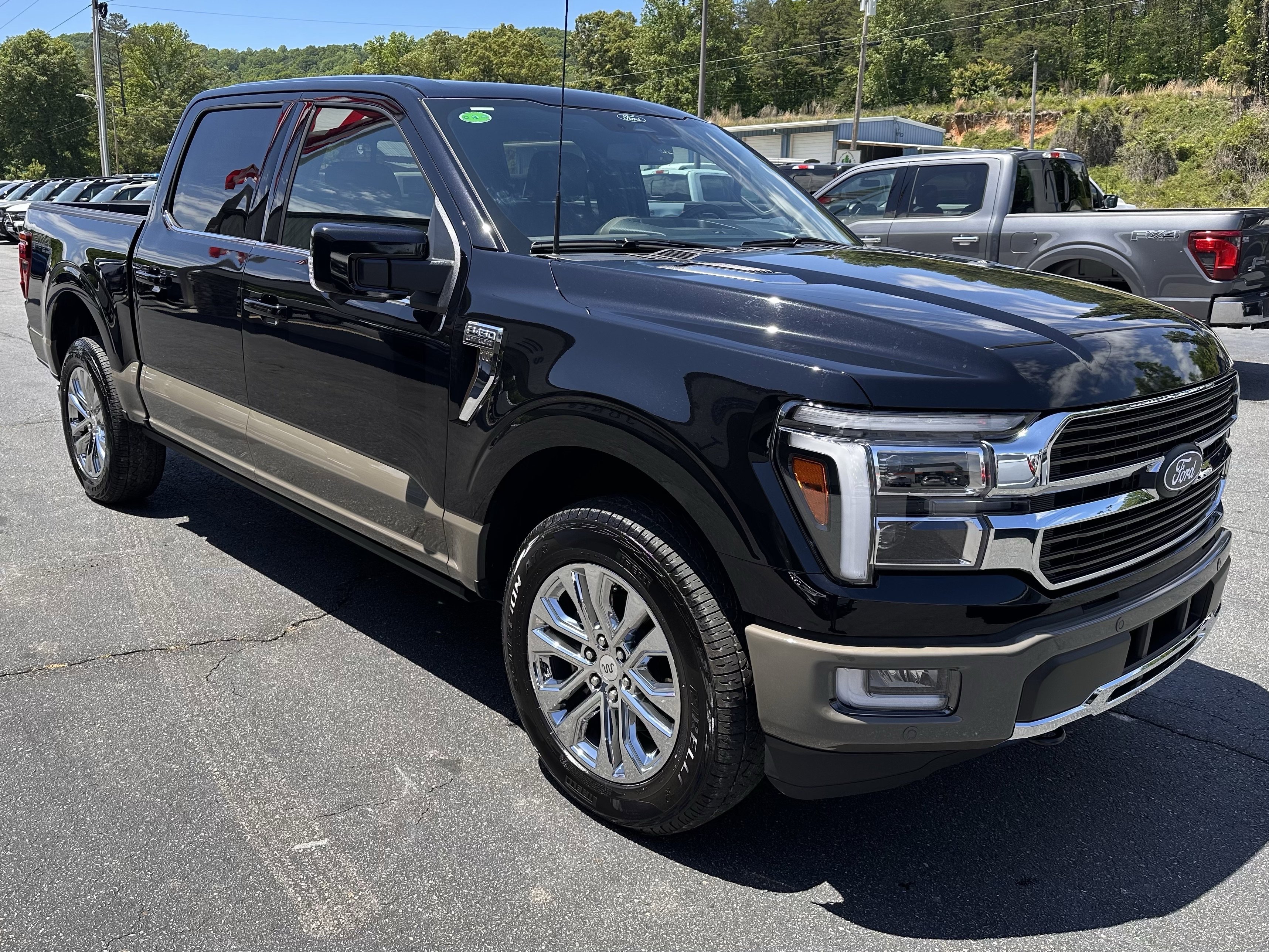 Certified Used 2025 Agate Black Metallic Ford King Ranch image 4