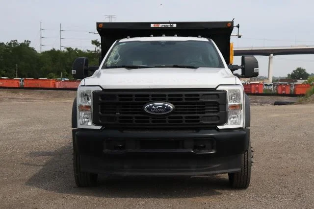 2025 Ford F-550 Super Duty Chassis Cab XL - Photo 32