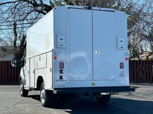 New 2024 Oxford White Ford Cutaway image 11