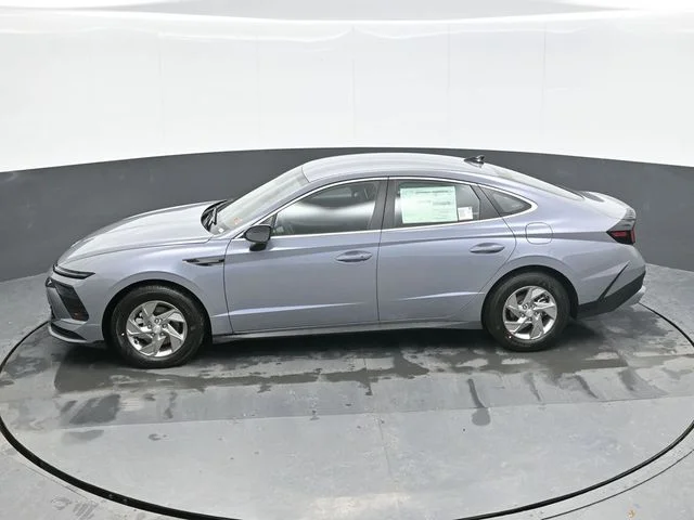 New 2026 Blue Hyundai SE image 12