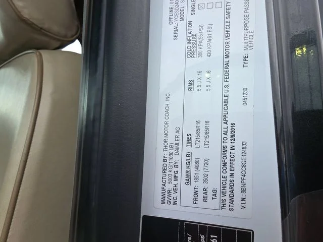 Used 2016  Mercedes-Benz Base image 33