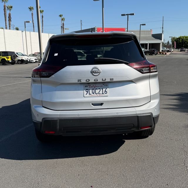 Used 2024 Silver Nissan S image 7