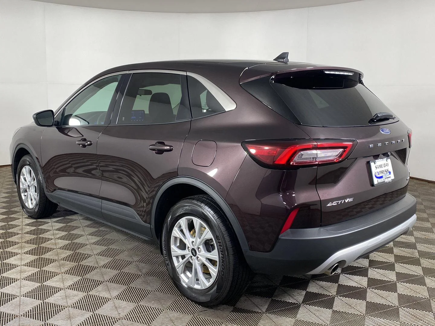 Used 2023 Cinnabar Red Ford Active image 30