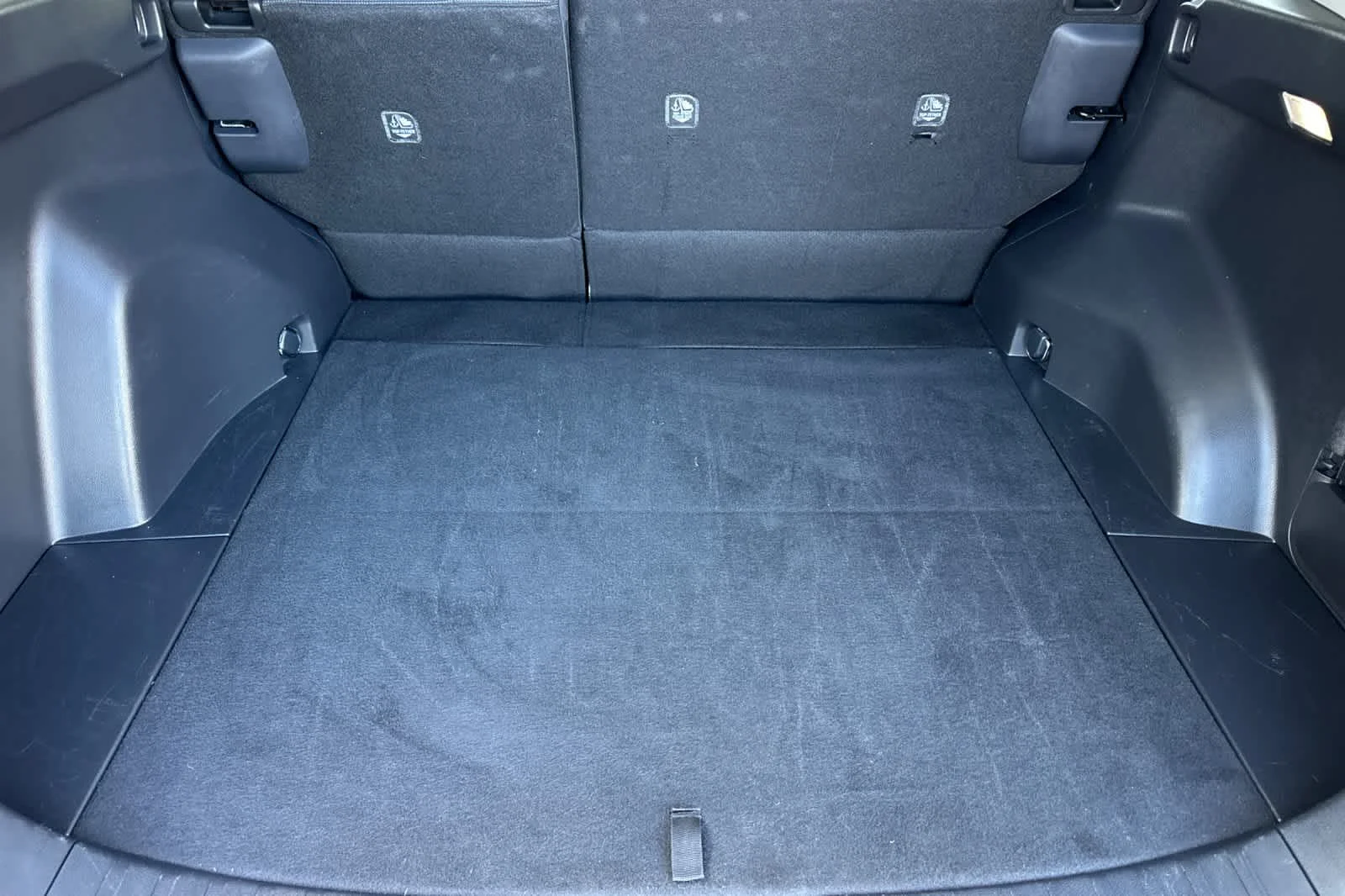 Certified Used 2025 Ice Toyota LE image 15