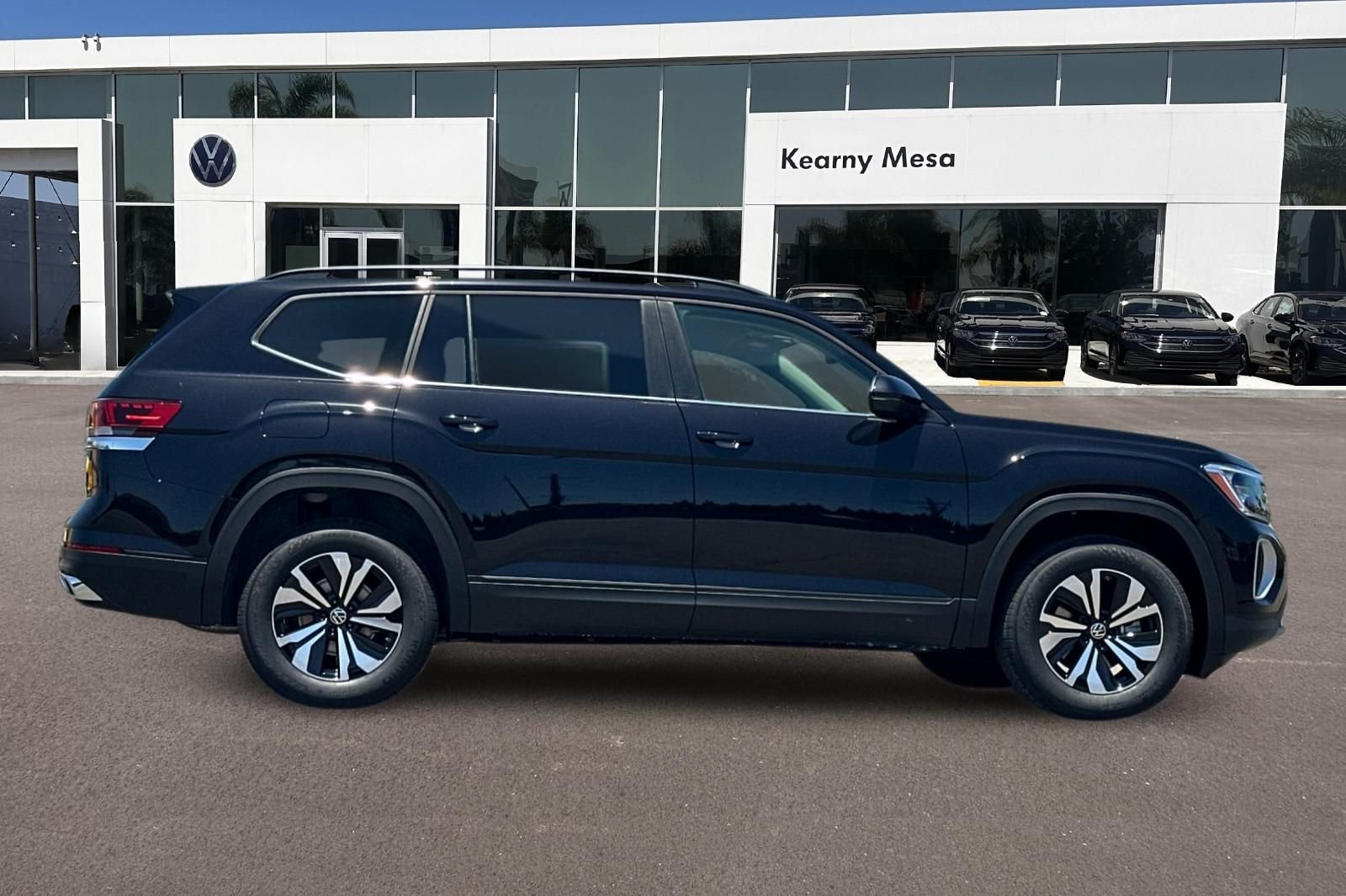 New 2026 Deep Black Pearl Volkswagen SE image 3