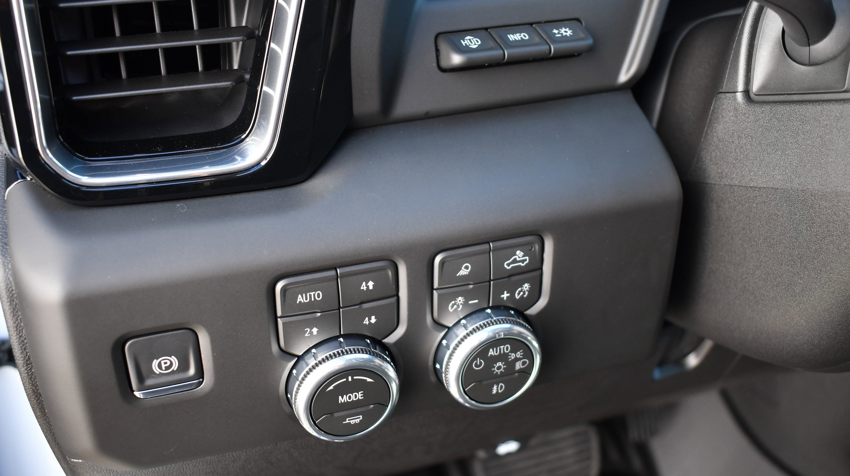 2026 GMC Sierra 2500HD Denali - Photo 17
