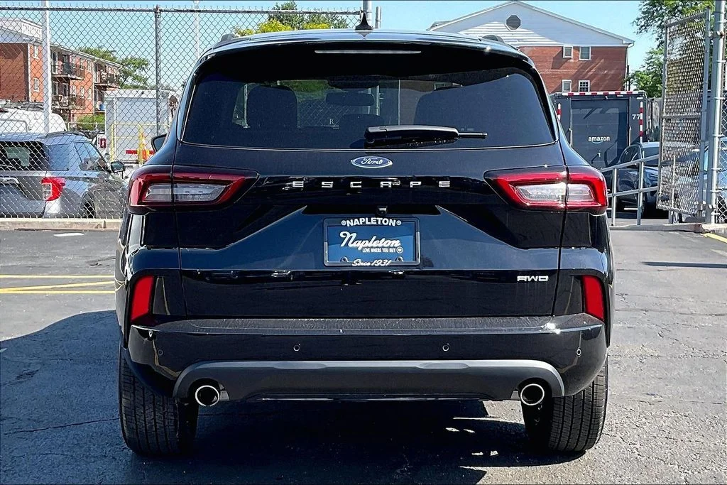 New 2026 Agate Black Metallic Ford ST-Line Elite image 3