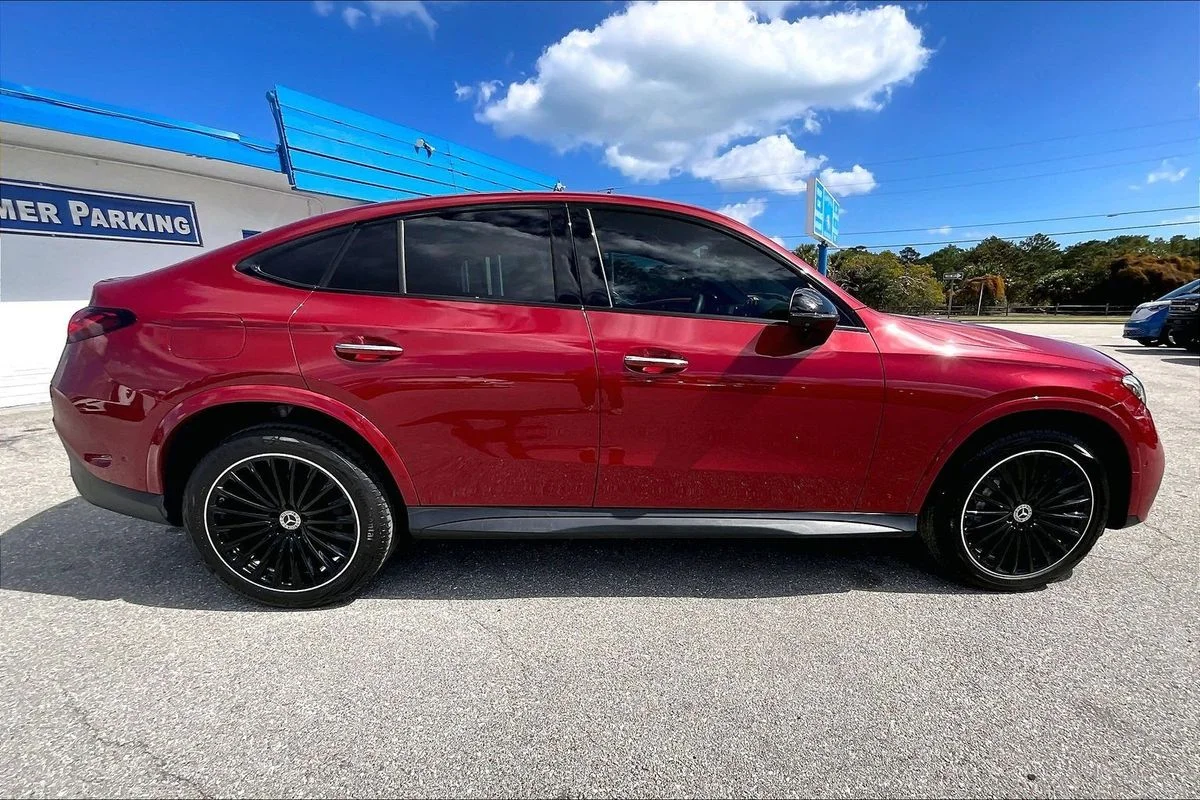 Used 2024  Mercedes-Benz 4MATIC® Coupe image 31