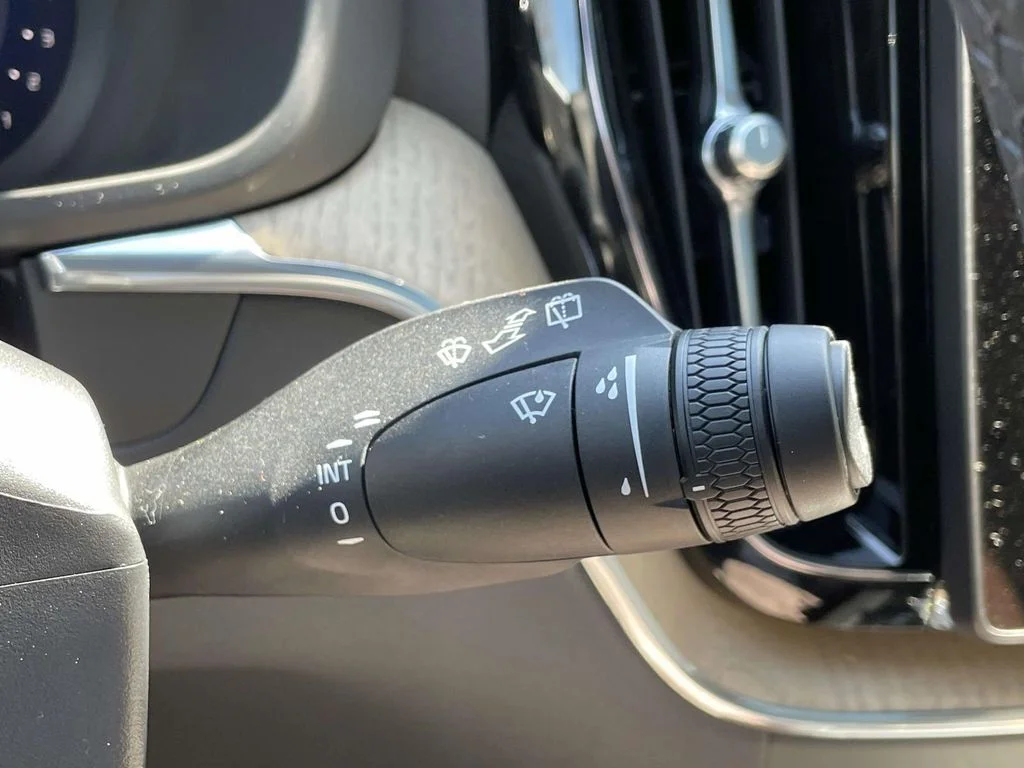 2026 Volvo XC60 Plus - Photo 38