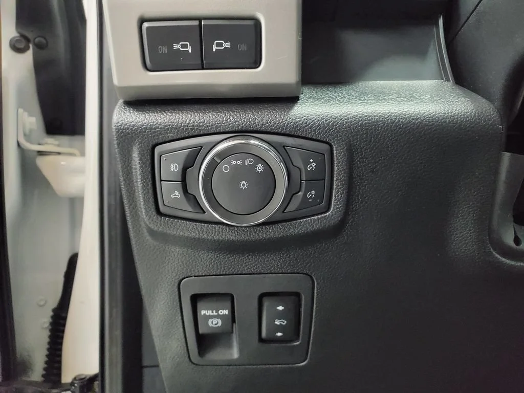 Used 2020 White Ford XL image 14