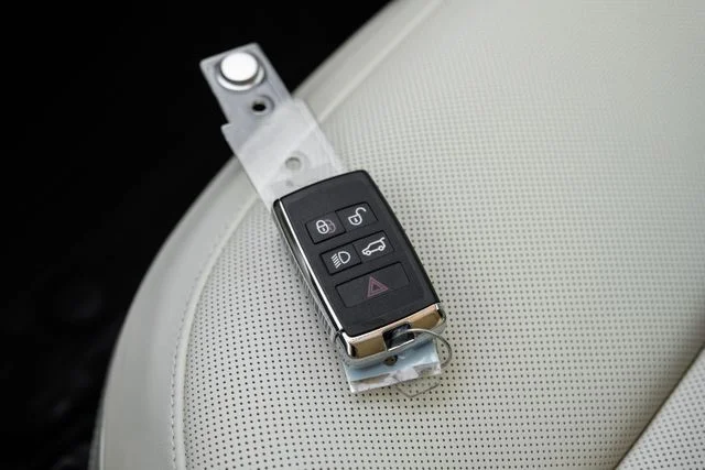 New 2026  Land Rover SE image 76