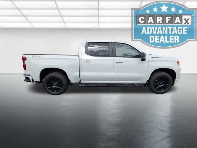 Used 2026 Summit White Chevrolet RST image 34