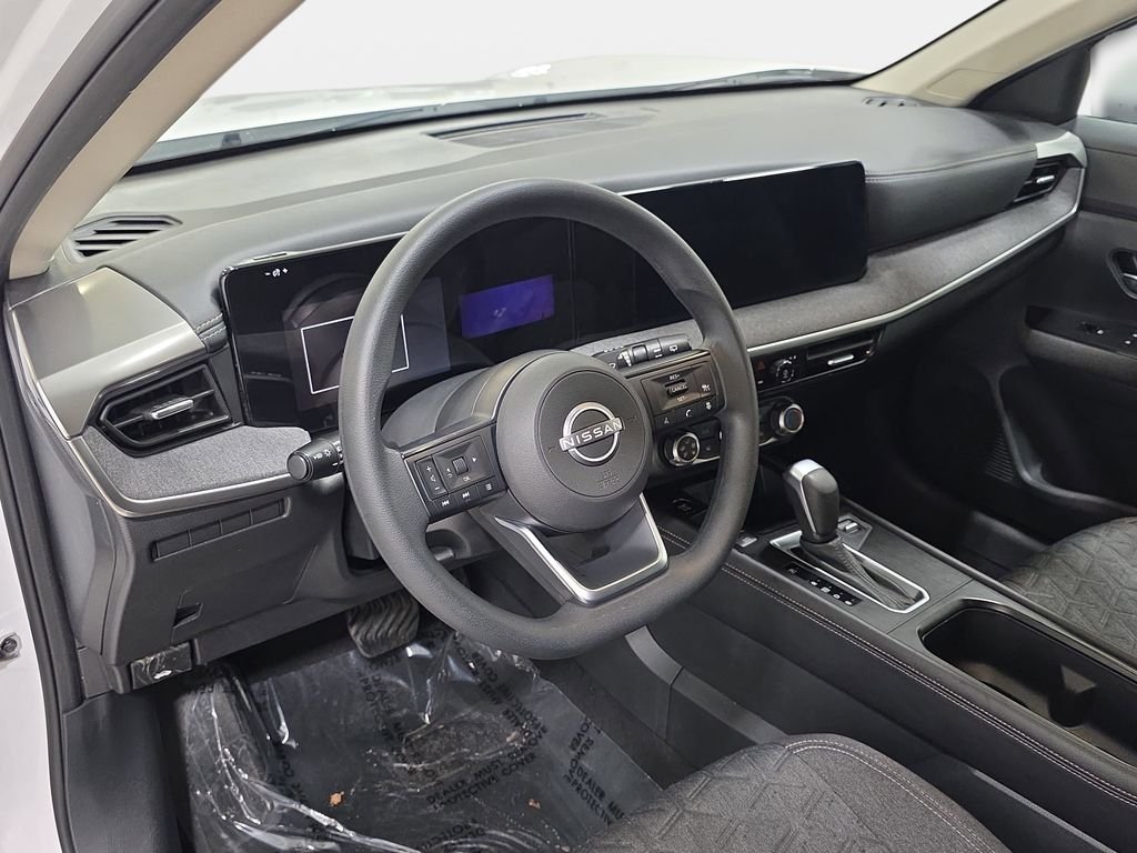 Used 2025 Aspen White Tricoat Nissan SV image 16