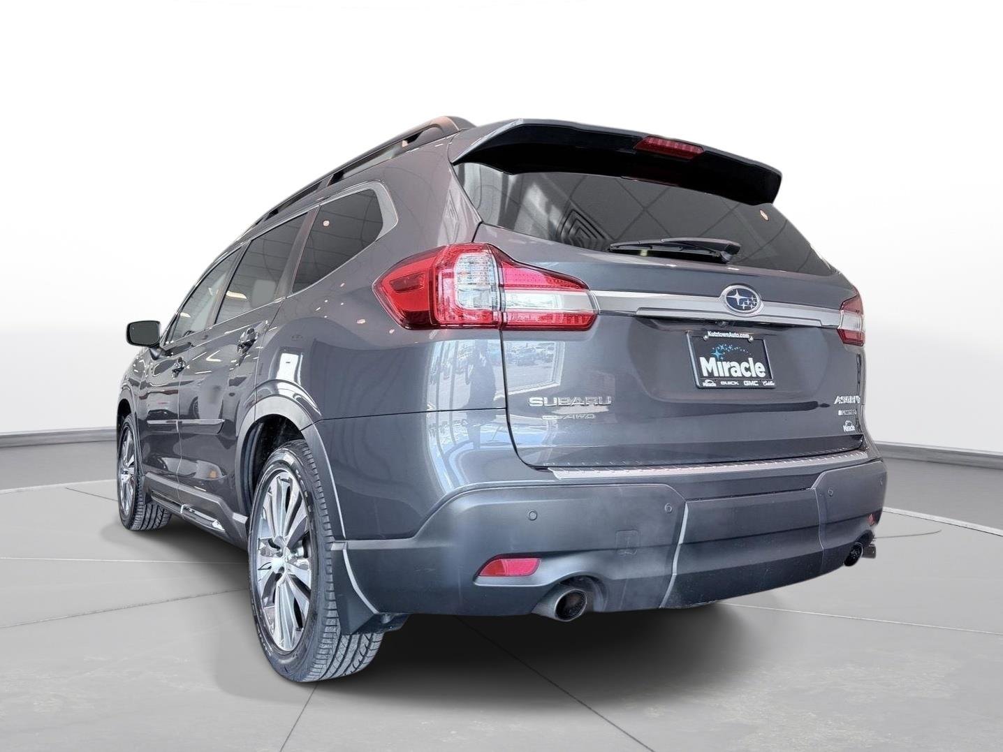 Used 2020 Magnetite Gray Metallic Subaru Limited image 6