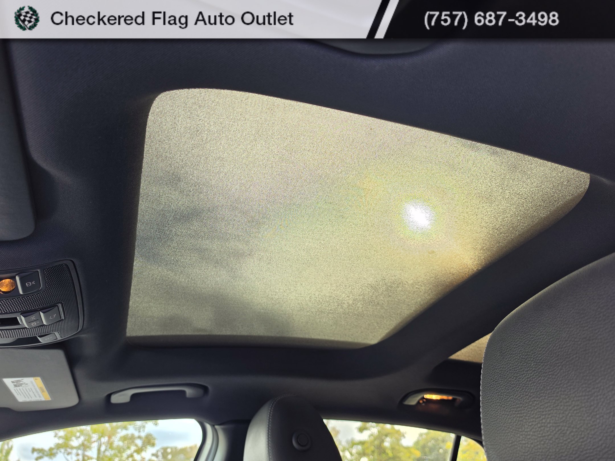 Used 2018 Polar Silver Metallic Mercedes-Benz GLA 250 image 9