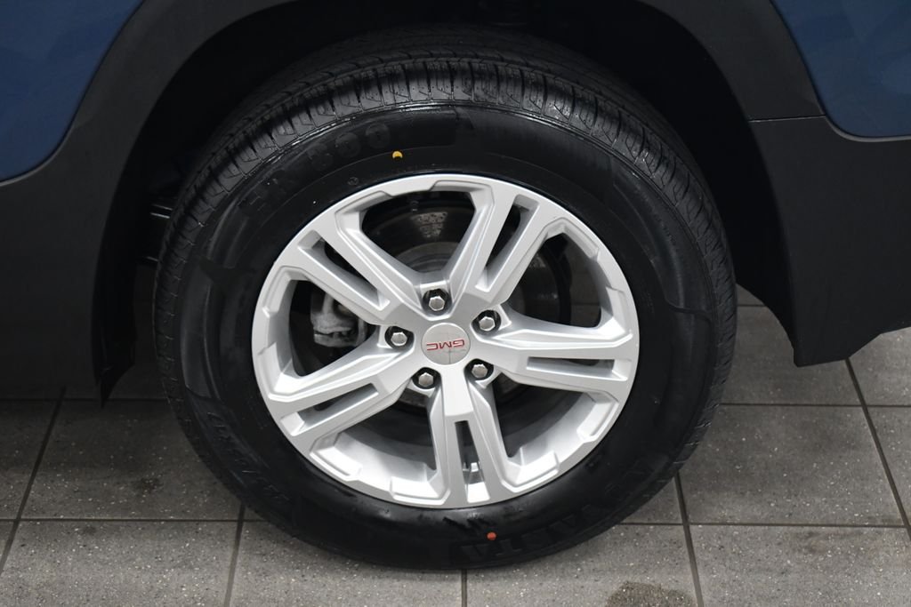 Used 2024 Downpour Metallic GMC SLE image 13