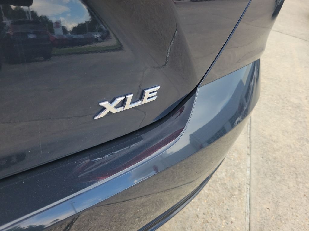 Certified Used 2025  Toyota XLE image 5