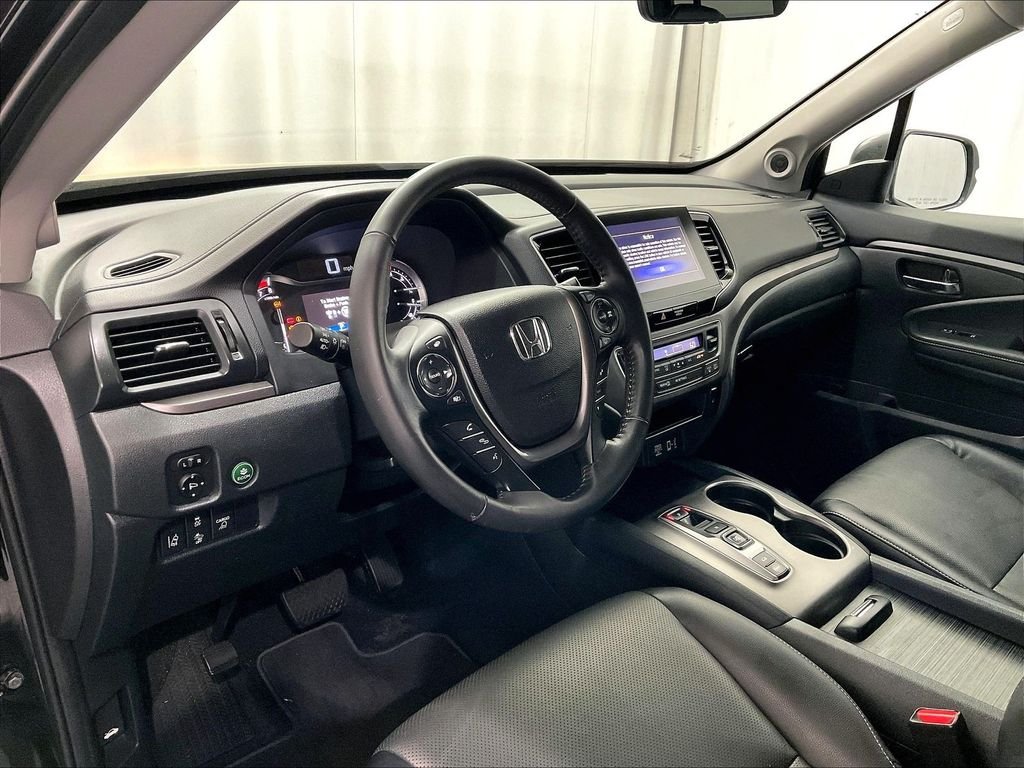 Used 2023 Black Honda RTL image 8