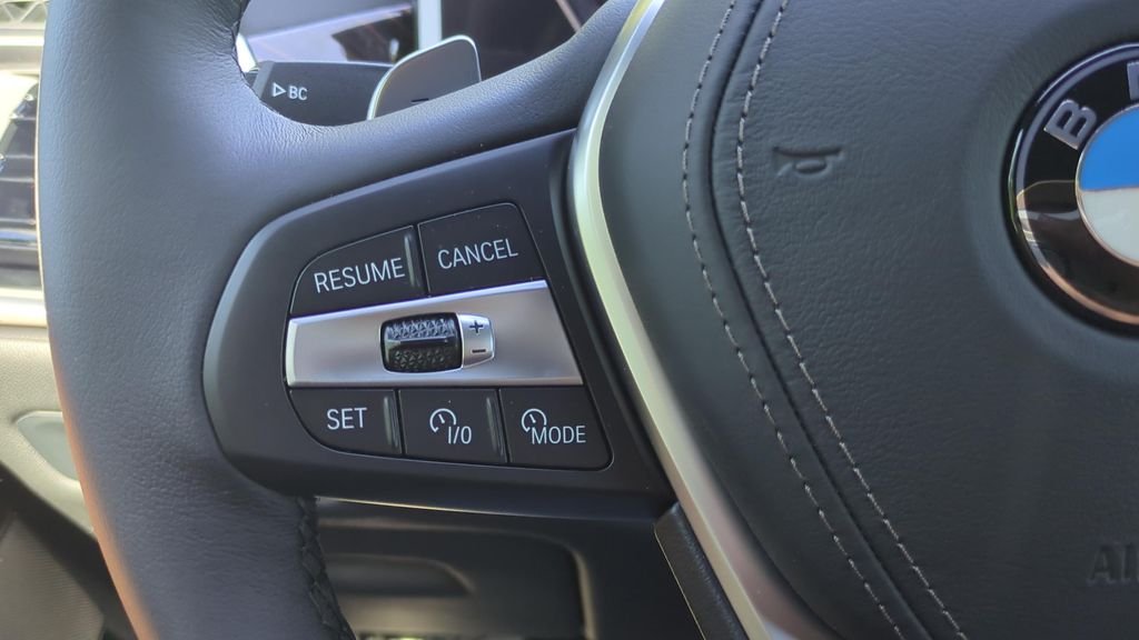 New 2026 Alpine White BMW sDrive40i image 21