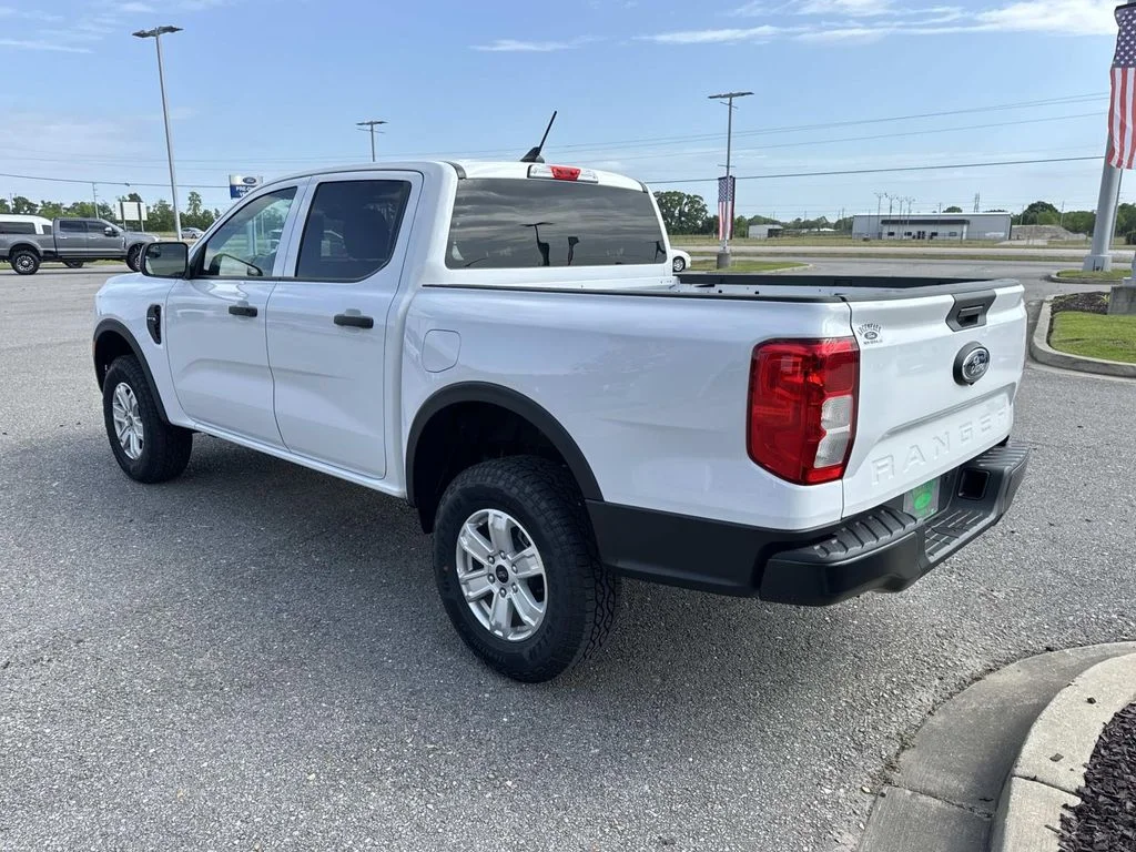 New 2026 Oxford White Ford XL image 4