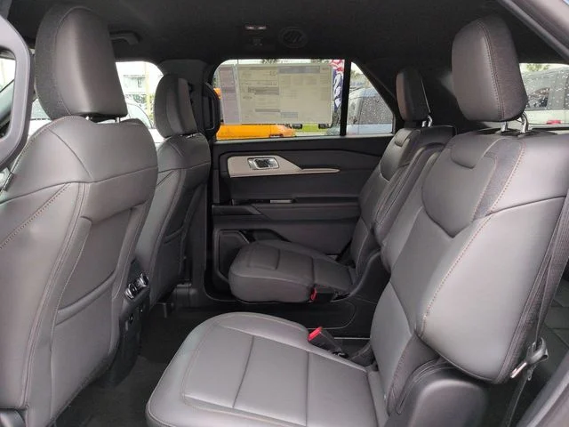 New 2027 Blue Ford 4DR RWD ACTIVE image 16