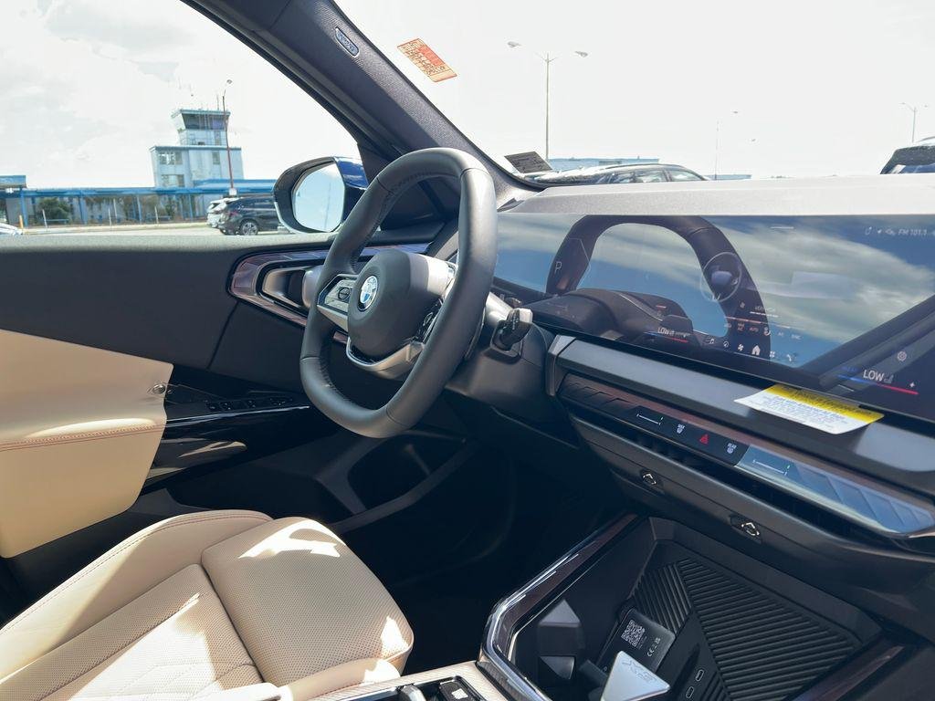 New 2026 Tanzanite Blue II Metallic BMW 30 xDrive image 29