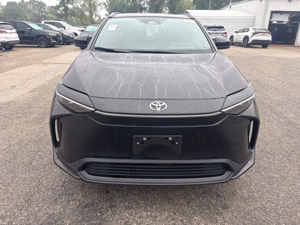 Used 2023 Black Toyota XLE image 8