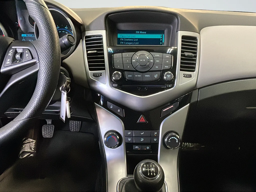 Used 2013 Silver Chevrolet LS image 20