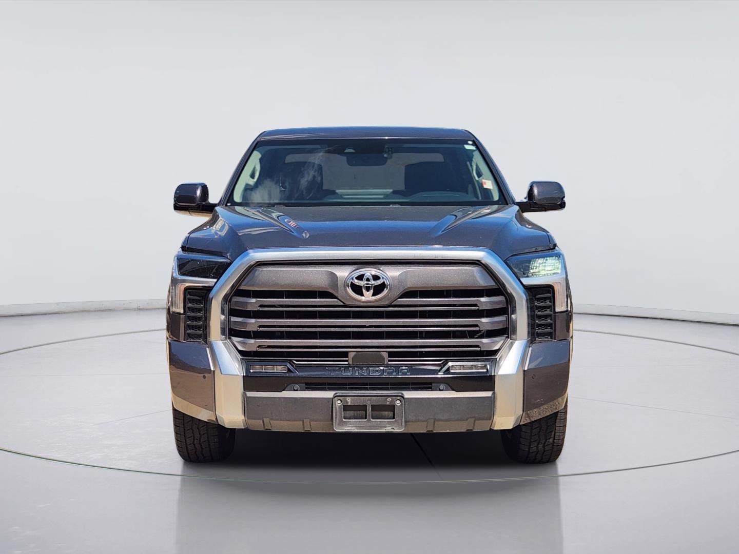 2024 Toyota Tundra photo 2 of 33