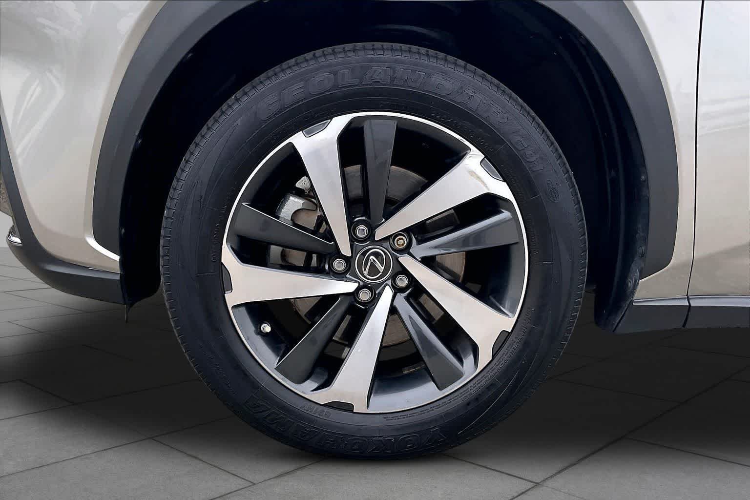 Used 2021 Atomic Silver Lexus  image 11