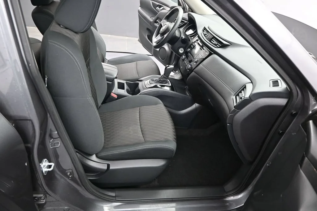 Used 2017 Gun Metallic Nissan S image 13