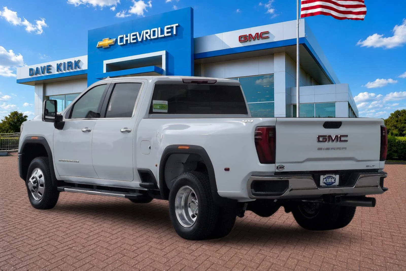 New 2026 Summit White GMC SLT DRW image 5