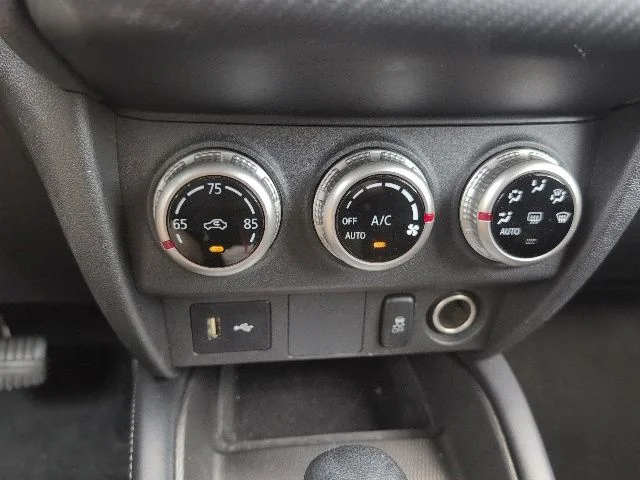 Used 2024  Mitsubishi 2.0 ES image 21