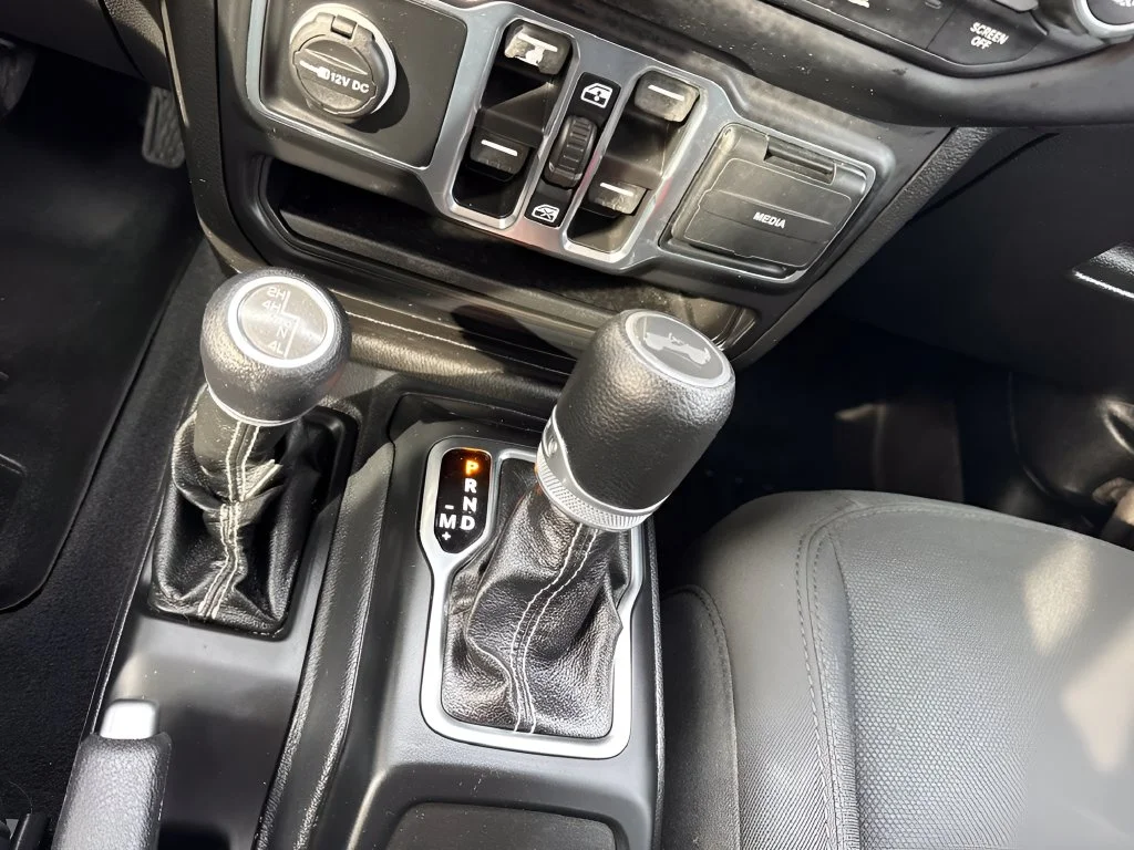 Used 2021 Gray Jeep Unlimited Sahara image 11