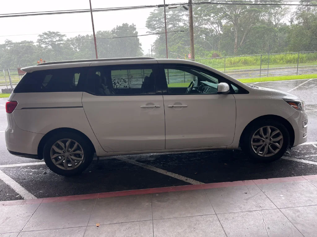 Used 2019 White Kia EX image 4