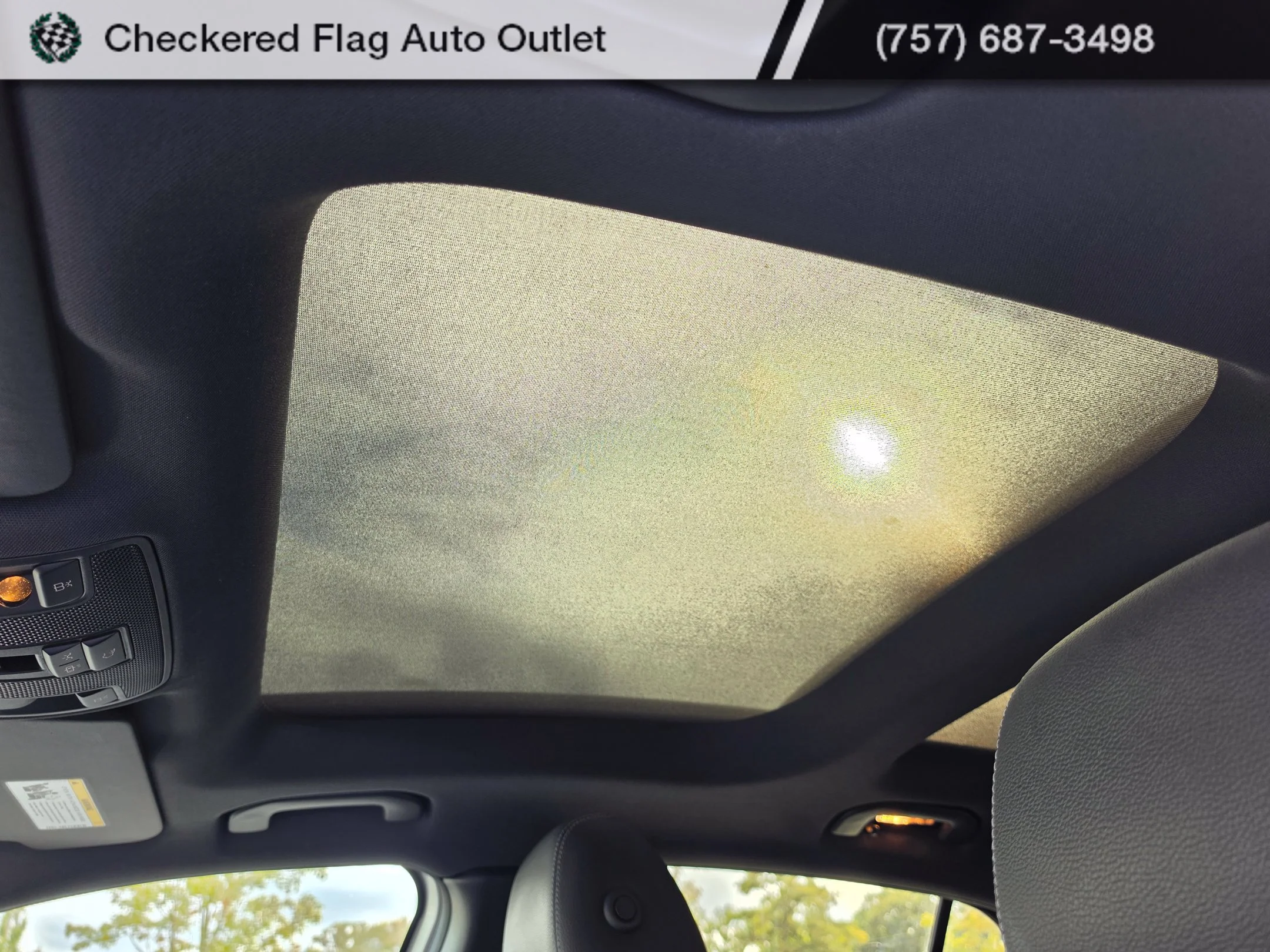 Used 2018 Polar Silver Metallic Mercedes-Benz GLA 250 image 9
