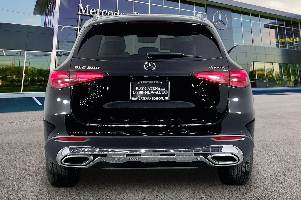 New 2026 Black Mercedes-Benz GLC 300 image 4