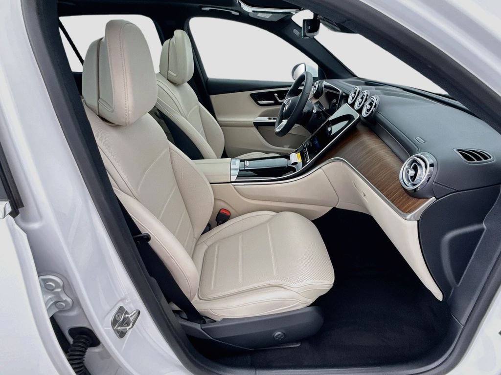 New 2027 Moonlight White Metallic Mercedes-Benz GLC 300 image 20