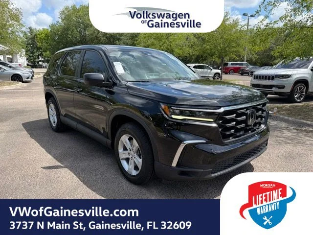 2023 Honda Pilot LX 2WD's photo