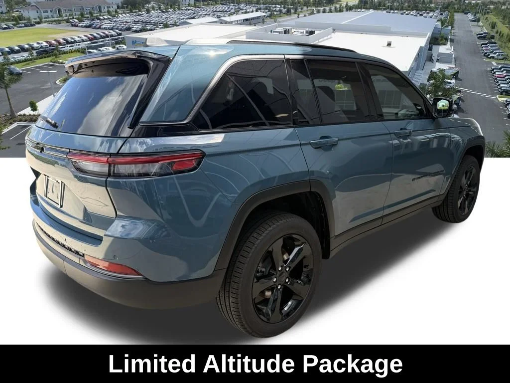 New 2026 Steel Blue Exterior Paint Jeep Limited image 4