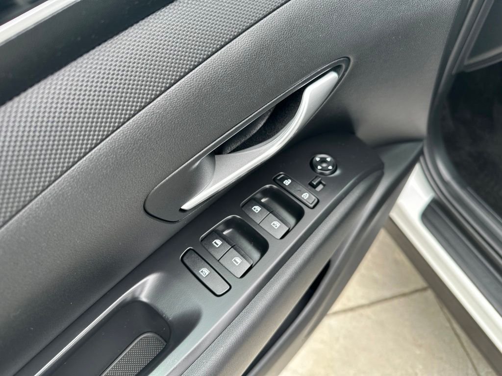 Certified Used 2022 Gray Hyundai SEL image 9