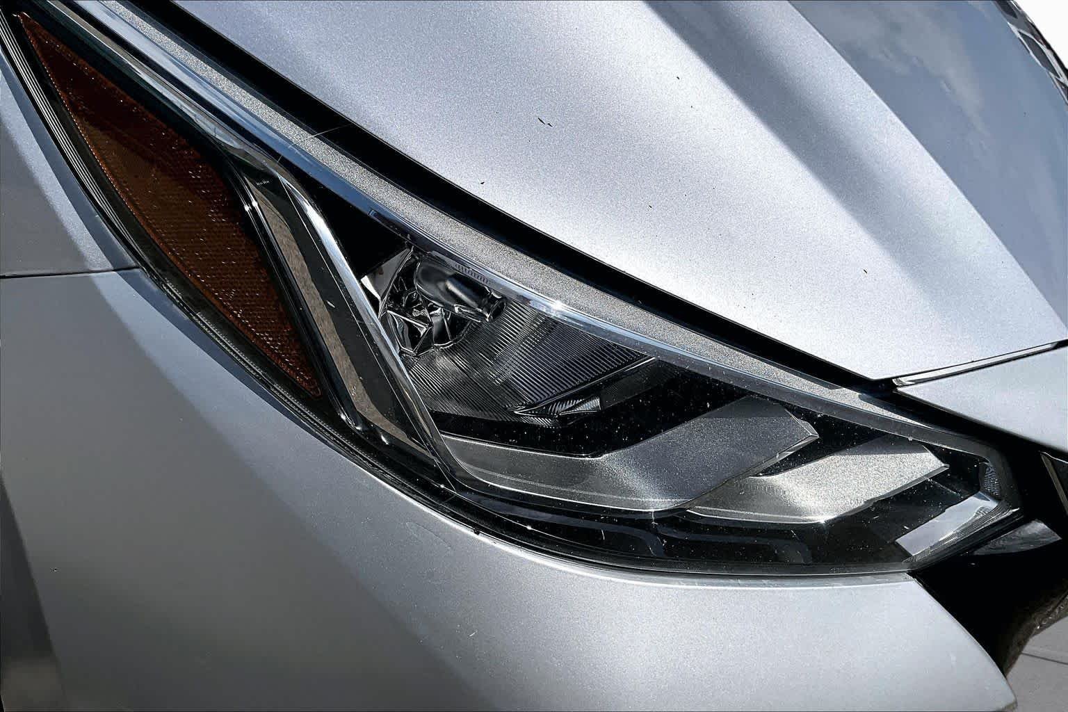 Used 2020 Brilliant Silver Metallic Nissan SV image 27