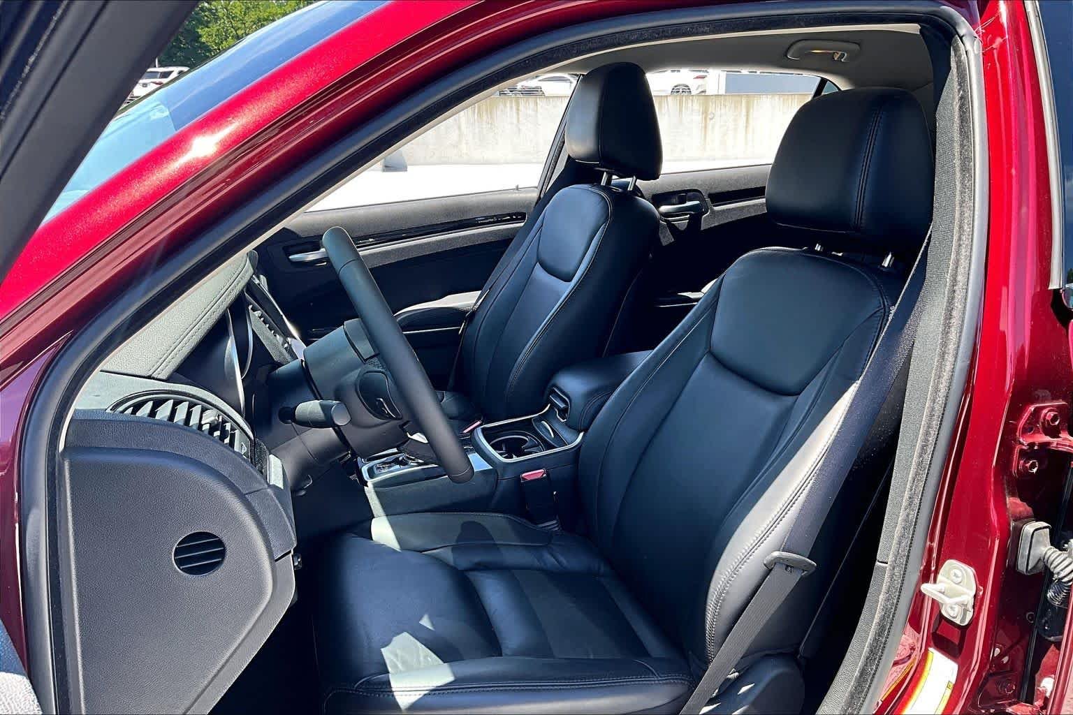 Used 2023 Velvet Red Pearlcoat Chrysler Touring L image 8