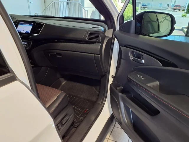 Certified Used 2023 Platinum White Pearl Honda Black Edition image 28