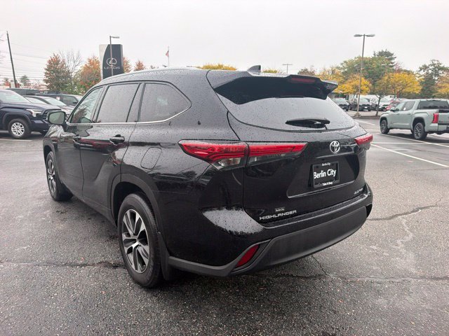 Used 2022 Midnight Black Metallic Toyota XLE image 6