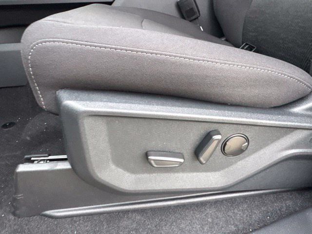 New 2026 Agate Black Metallic Ford XLT image 16