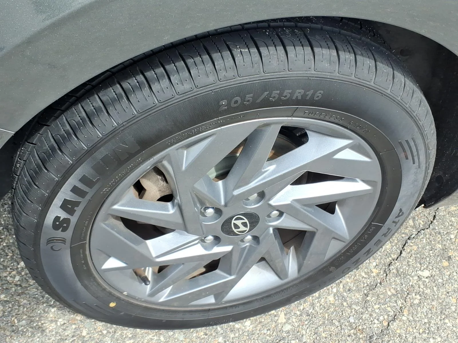 Used 2024 Gray Hyundai SEL image 12